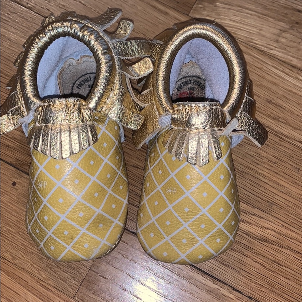 Freshly Picked Pineapple Soft Sole sz 5